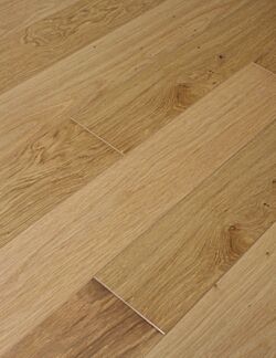 Hard wearing oak wood flooring